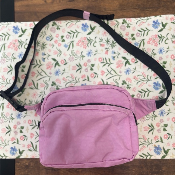 BAGGU Handbags - BAGGU Peony Fanny Pack